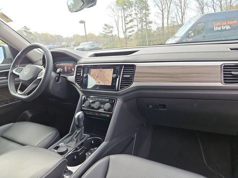 Used 2023 Volkswagen Atlas SEL AWD/4WD image 16