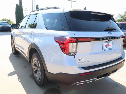 New 2025 Ford Explorer Active w/ Active Comfort Package image 24