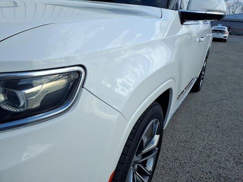 Used 2022 Jeep Grand Wagoneer Series III image 5