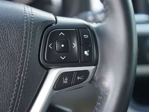 Used 2017 Toyota Highlander XLE FWD image 24