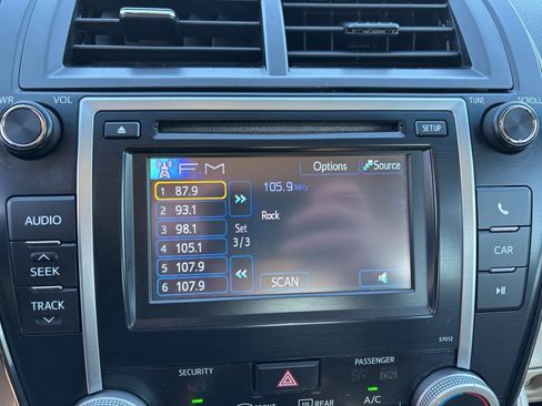 Used 2012 Toyota Camry LE image 8