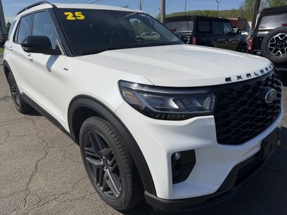 Used 2025 Ford Explorer ST-Line w/ Premium Package