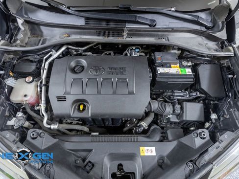 Used 2021 Toyota C-HR LE FWD image 47