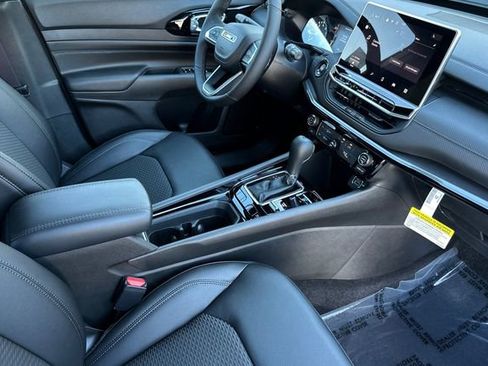 New 2026 Jeep Compass Latitude AWD/4WD image 17