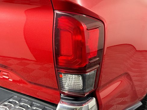 Used 2019 Toyota Tacoma SR5 RWD image 33