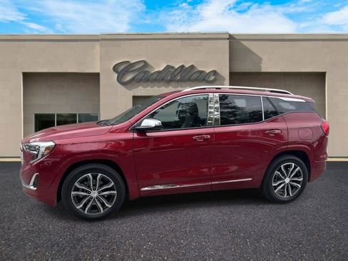 Used 2019 GMC Terrain Denali w/ Advanced Safety Package FWD image 10