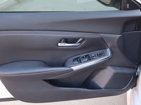 Used 2022 Nissan Sentra SR FWD image 18