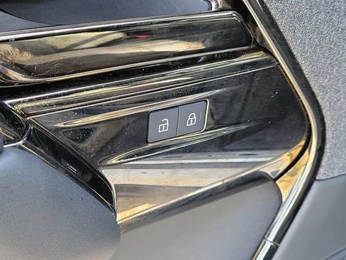 Used 2025 Land Rover Range Rover Sport SE AWD/4WD image 21