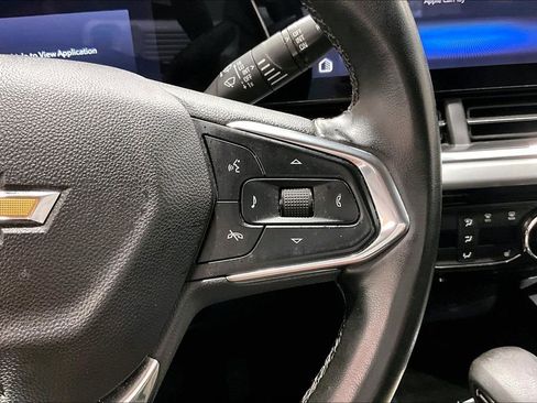 Used 2025 Chevrolet Trax LT w/ Driver Confidence Package FWD image 18