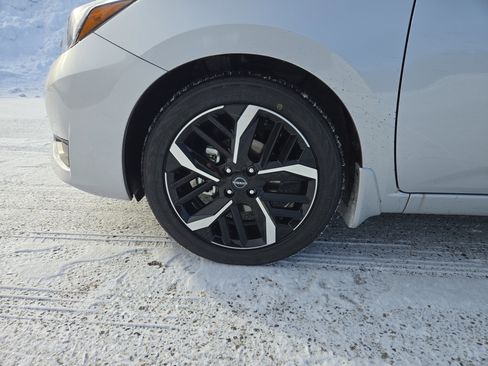 New 2025 Nissan Versa SR w/ Trunk Package image 11