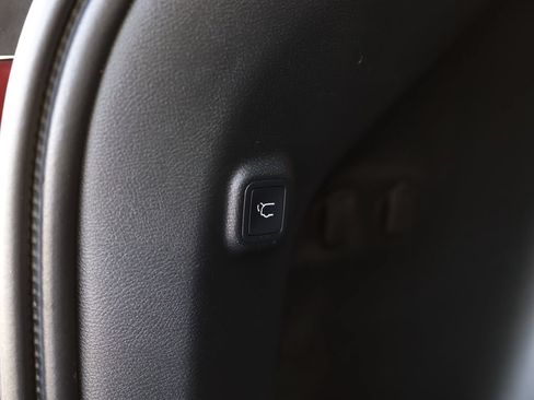 Used 2020 Jeep Cherokee Limited AWD/4WD image 30