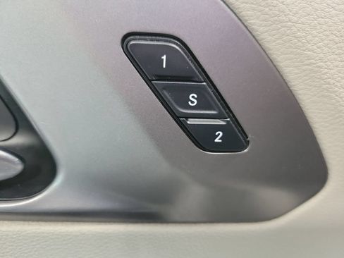 Used 2022 Chrysler Pacifica Touring-L AWD/4WD image 37
