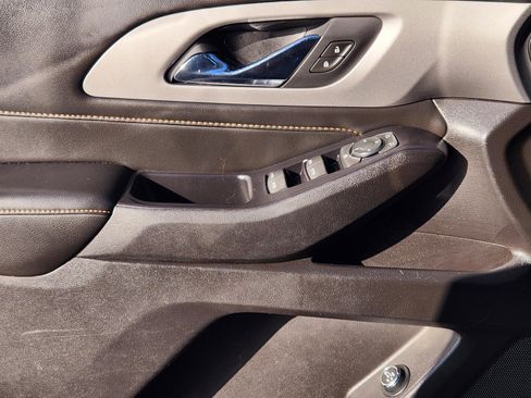 Used 2018 Chevrolet Traverse LT image 23