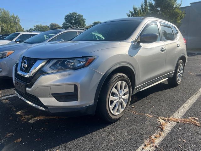 Used 2017 Nissan Rogue S AWD/4WD image 1