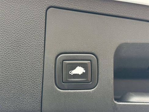 Used 2020 Cadillac XT4 Sport image 18