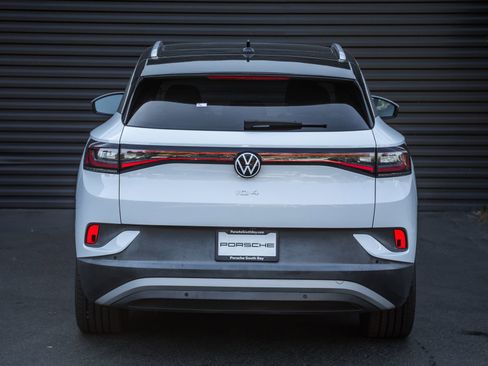 Used 2021 Volkswagen ID.4 Pro S w/ Gradient Package image 9