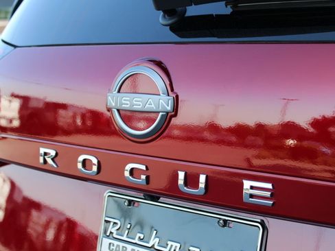 Used 2023 Nissan Rogue SV AWD/4WD image 20