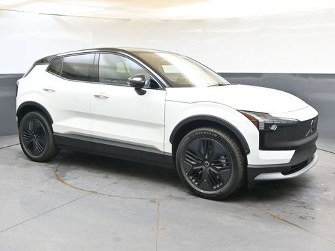 New 2026 Volvo EX30 Cross Country Ultra w/ Protection Package Premier AWD/4WD image 7