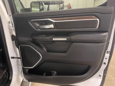 Used 2019 RAM 1500 Laramie AWD/4WD image 30