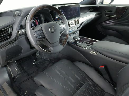 Used 2021 Lexus LS 500 AWD w/ Interior Upgrade Package image 28