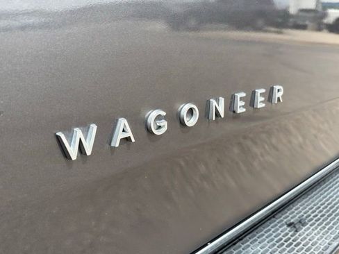 Used 2023 Jeep Wagoneer L Series III w/ Convenience Group I AWD/4WD image 11