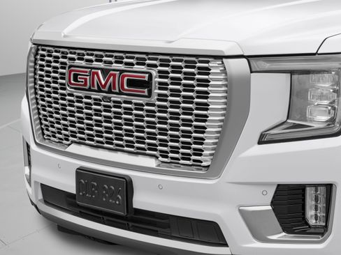 Used 2024 GMC Yukon Denali w/ Advanced Technology Package RWD image 65