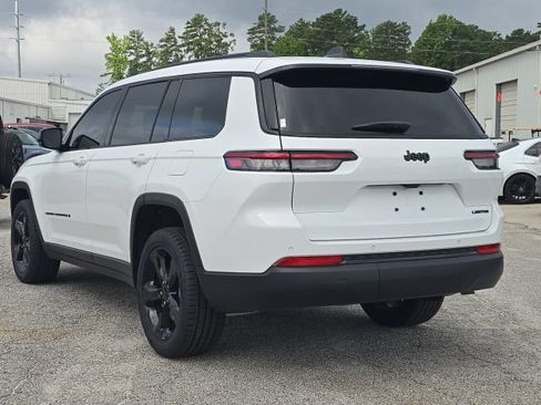 Used 2025 Jeep Grand Cherokee L Limited w/ Black Appearance Package RWD image 3