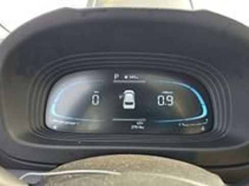 Used 2025 Hyundai Venue SEL FWD image 23