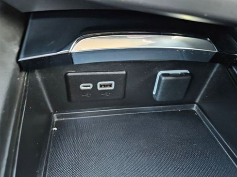 Used 2023 Buick Envision Preferred image 26