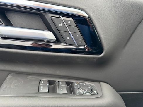 New 2026 Chevrolet Suburban Premier AWD/4WD image 34