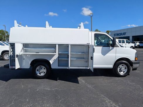 New 2025 Chevrolet Express 3500 w/ Power Convenience Package image 4