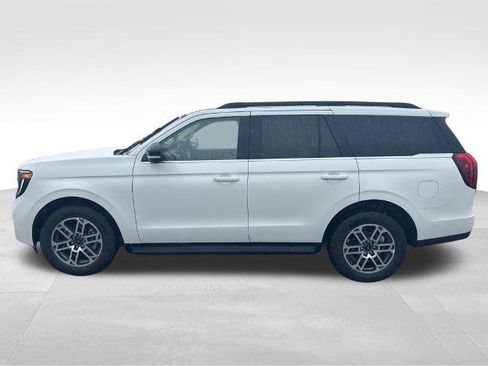 Certified 2025 Ford Expedition Active AWD/4WD image 4