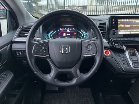 Used 2024 Honda Odyssey EX-L image 16