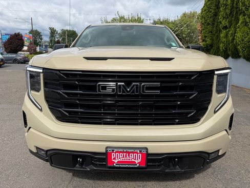 Used 2023 GMC Sierra 1500 Elevation w/ LPO, Elevation Black Package AWD/4WD image 3