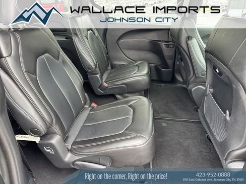 Used 2023 Chrysler Pacifica Touring-L w/ S Appearance Package AWD/4WD image 39
