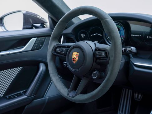 Used 2023 Porsche 911 Carrera S RWD image 61