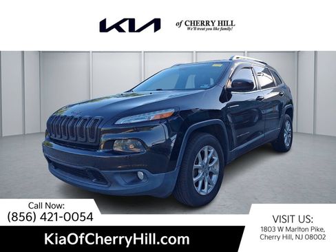 Used 2015 Jeep Cherokee Latitude w/ Comfort/Convenience Group AWD/4WD image 1