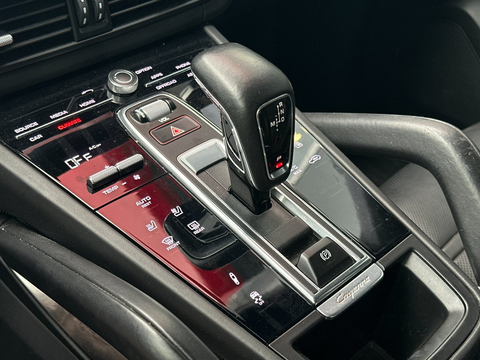 Used 2020 Porsche Cayenne Turbo AWD/4WD image 21