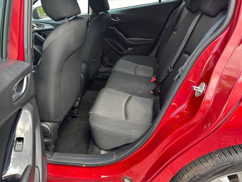 Used 2018 MAZDA MAZDA3 Sport FWD image 10