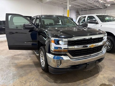 Used 2017 Chevrolet Silverado 1500 LT w/ All Star Edition AWD/4WD image 24