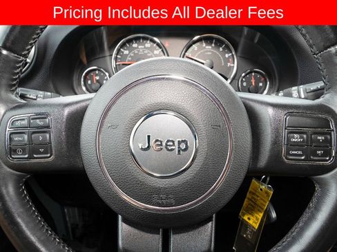 Used 2017 Jeep Wrangler Unlimited Sahara w/ Connectivity Group AWD/4WD image 18
