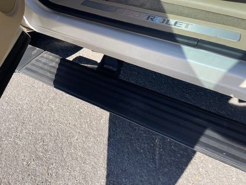 Used 2013 Chevrolet Suburban LTZ image 9