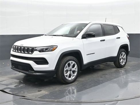 Used 2025 Jeep Compass Sport image 1