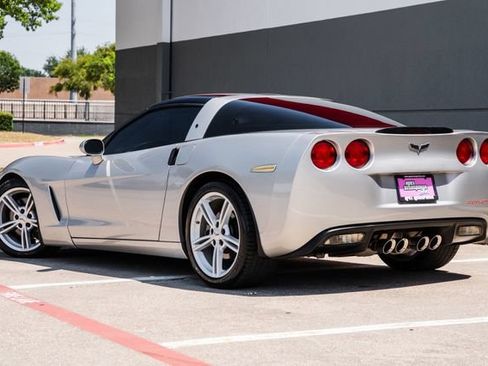 Used 2008 Chevrolet Corvette Coupe w/ Preferred Equipment Group RWD image 9