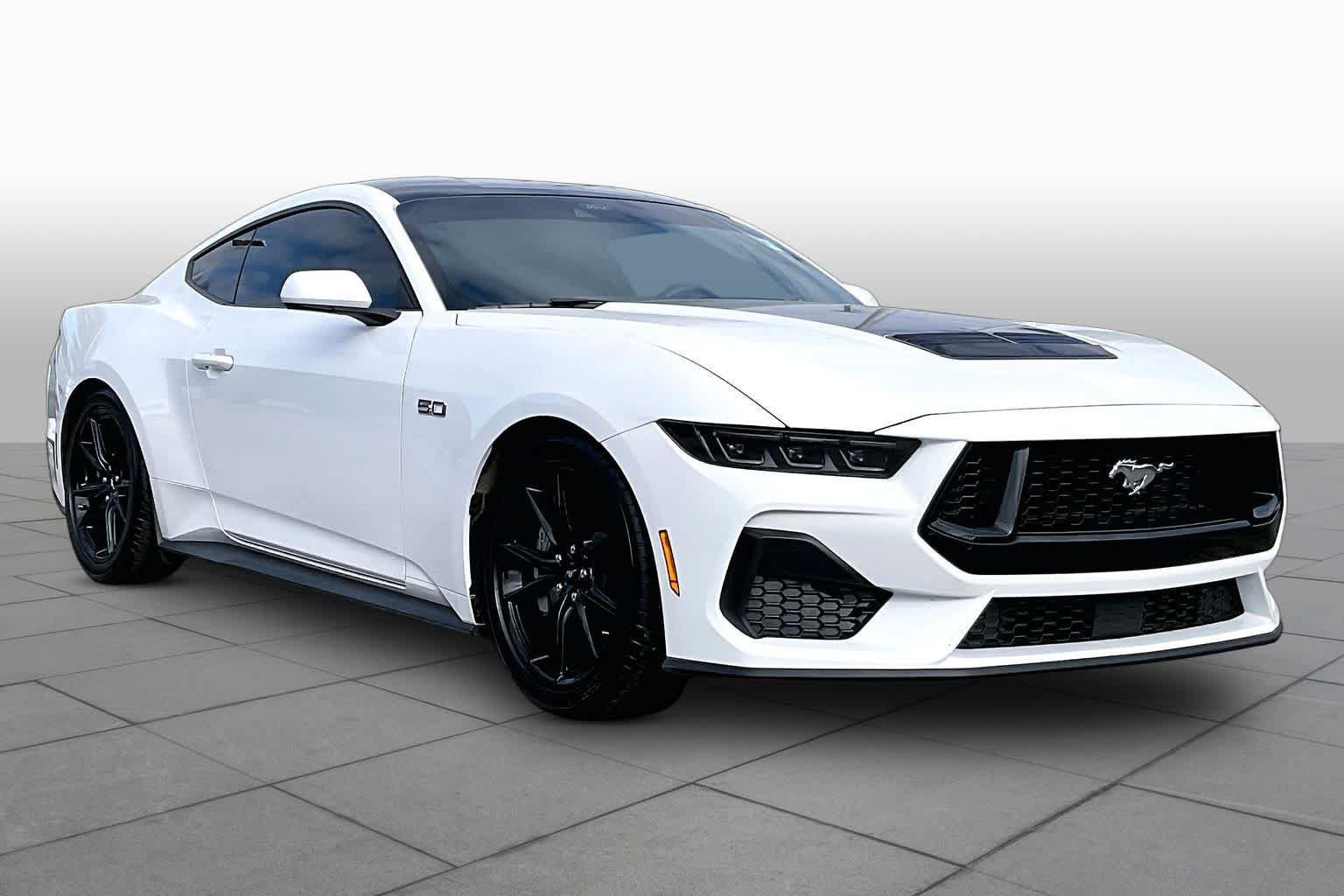 Used 2026 Ford Mustang GT Premium RWD image 3