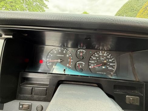 Used 1993 Nissan Pickup 4x4 King Cab image 14