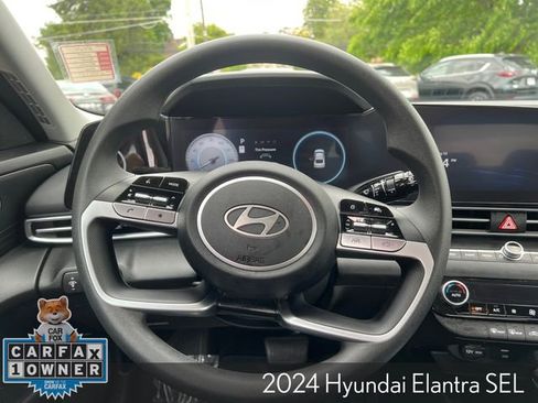 Used 2024 Hyundai Elantra SEL FWD image 15