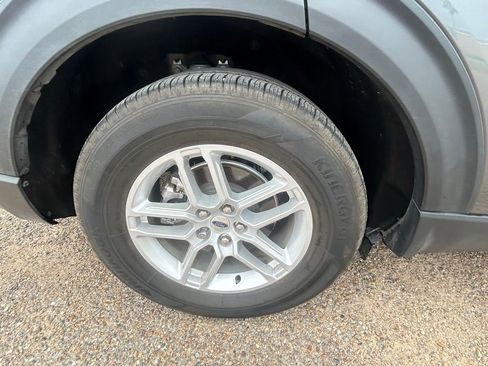 Used 2025 Ford Explorer Active w/ Active Comfort Package RWD image 8