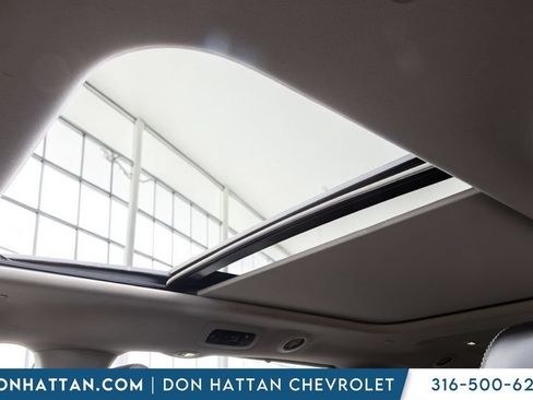 Used 2023 Chrysler Pacifica Limited FWD image 16