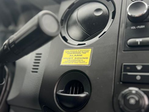 Used 2019 Ford F750 2WD Regular Cab Super Duty image 18